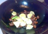 青蒜土豆炒腊肉的做法 步骤7