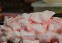 五花肉炒酸菜的做法 步骤2