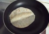 香肠鸡蛋卷饼的做法 步骤10