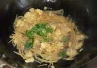 土豆丝炒鸡蛋的做法 步骤11