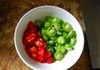贴饼子熬小鱼的做法 步骤2