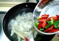 姜葱炒百叶的做法 步骤7