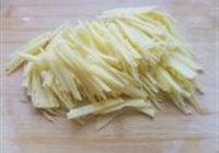 土豆丝炒鸡蛋的做法 步骤1
