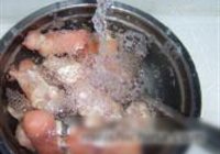 麻辣香蹄炖黄豆的做法 步骤3