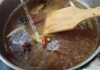 酱焖鲫鱼的做法 步骤6