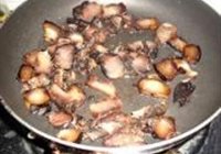 莴笋炒腊肉的做法 步骤5