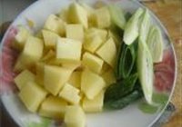 土豆啤酒鸭的做法 步骤3