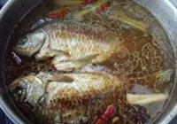 酱焖鲫鱼的做法 步骤7