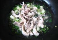 大蒜烧肚条的做法 步骤6