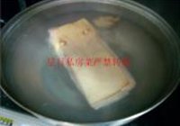 泡椒烧扣肉的做法 步骤2