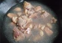 土豆啤酒鸭的做法 步骤2