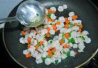 三色虾仁的做法 步骤9