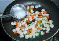 三色虾仁的做法 步骤8