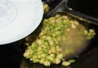 炒蚕豆的做法 步骤7