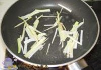 芫爆里脊丝的做法 步骤8