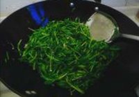 清炒瓜子金的做法 步骤4