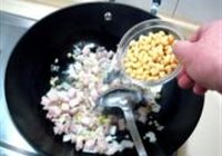 杭椒炒茄丁的做法 步骤6