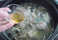 茶菇番鸭煲的做法 步骤8