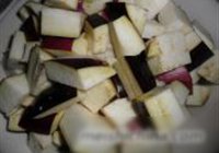 辣炒炸茄丁的做法 步骤2