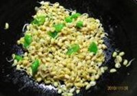 椒香炝豆芽的做法 步骤5