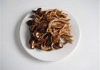 茶菇番鸭煲的做法 步骤5
