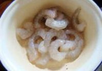黄瓜炒虾仁的做法 步骤3