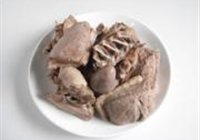 茶菇番鸭煲的做法 步骤4