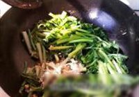 蒜炝芹菜叶的做法 步骤6
