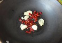 毛豆烧鸡的做法 步骤3