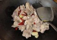 毛豆烧鸡的做法 步骤4