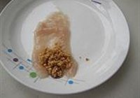 花生鸡肉卷的做法 步骤3