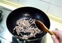 干煸牛肉丝的做法 步骤6