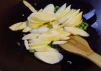茭白毛豆倒篤菜的做法 步骤4