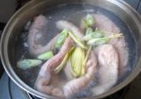 肥肠豆花的做法 步骤1