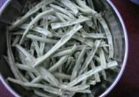 肉炒半边豆角的做法 步骤2