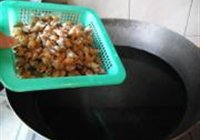 白灼黄米螺的做法 步骤5