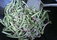 肉炒半边豆角的做法 步骤5