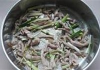 青蒜炒肉丝的做法 步骤8