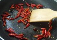 辣子肥肠的做法 步骤9