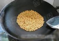 辣炒酥黄豆的做法 步骤2