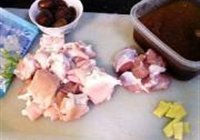 粟子卤猪脚的做法 步骤7