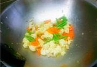 炒杂蔬菜的做法 步骤8