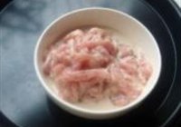 泡椒肉丝的做法 步骤2