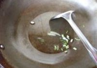 口蘑腐竹炒蹄筋的做法 步骤7