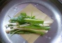 蔬菜豆皮卷的做法 步骤4