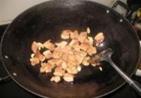 布包豆腐炒肉片的做法 步骤6