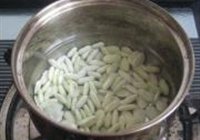 包瓜炒洋扁豆的做法 步骤2