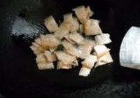 姬菇炒肉的做法 步骤3
