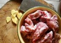 莲藕煨大排的做法 步骤2