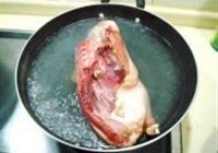 香酥桃仁鸭方的做法 步骤2